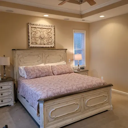 We Invite You & Your Family to Spend Your Vacation at Our 5 Bdrm Lakefront Home.