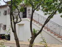 Lavande, un Appartement T4 Tout Confort 6 à 8 Personnes Hotels in Lorgues