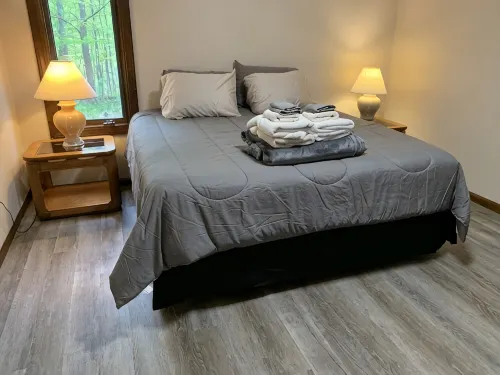 The Pines of Apple Valley.  31 Beautiful Vacation Cabins. - 3-Star