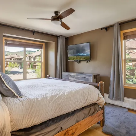 Luxury Townhouse in Winter Park - Private Hot Tub & Decks