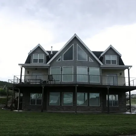 Lake House at Bear Lake!  Caribbean of the Rockies!