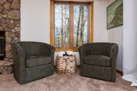 4 BR cabin mins to trails & breweries pets welcome