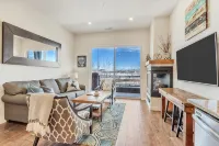 BEST VIEWS in Newpark Terrace! 2Bed/ 2Bath- Close to Skiing and walk to shops!
