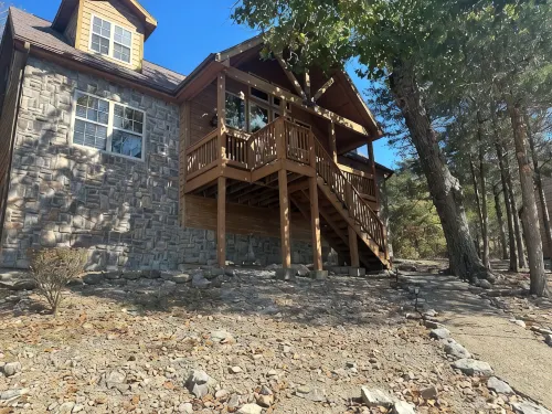 Clean and Cozy 4 Bedroom/4 Bath Cabin in Beautiful Branson West, Relaxing Vaca! - Chalets