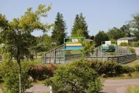 Large furnished cottage with covered terrace and parking space