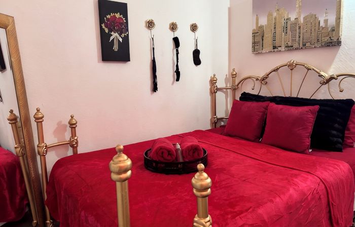 RED LOFT VIBE WALKING DISTANCE TO THE CITY