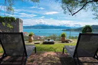 VILLACASTELLOPORTOVENERE WITH LARGE GARDEN AND MEMORABLE SEA VIEW - วิลล่า