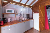 KAZ A DINE Gites de Camago, PRIVATE SWIMMING POOL, 2 min from the beach, cistern