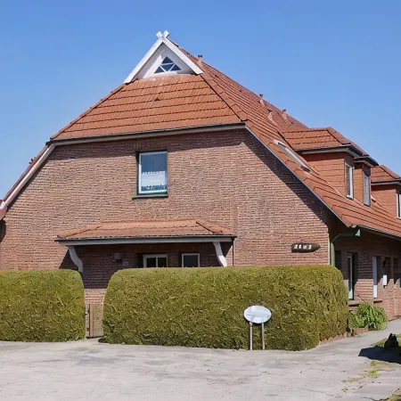 Quietly located vacation home near the beach & harbor in Carolinensiel - WLAN+pets