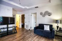 Chic & Cozy 2 bedroom/1 bathroom - RATED BEST
