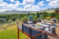 Stunning Home with Flatirons Views, 10-Min to Downtown & CU Campus!