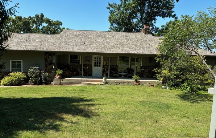 Effie's -  An inviting home with lovely views of Table Rock Lake