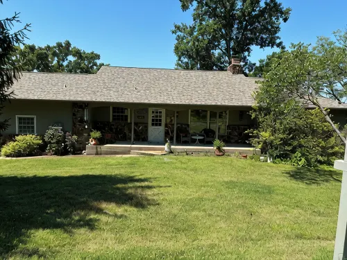 Effie's -  An inviting home with lovely views of Table Rock Lake
