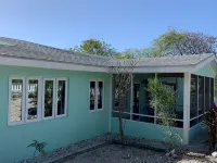 Private Villa,  2 minutes from the beach, 4 minutes to Georgetown - Homestays