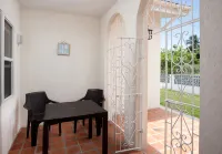 Bring the whole family to this great house with lots of room for fun. - Homestays