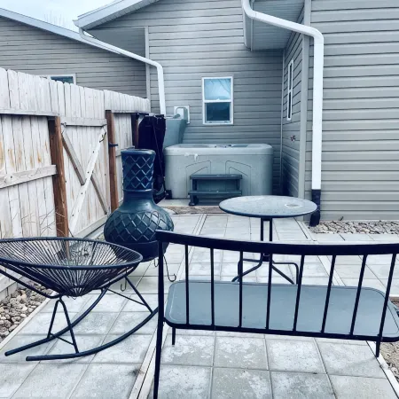 Luxury Suite • Private Yard • Hot Tub • King Bed