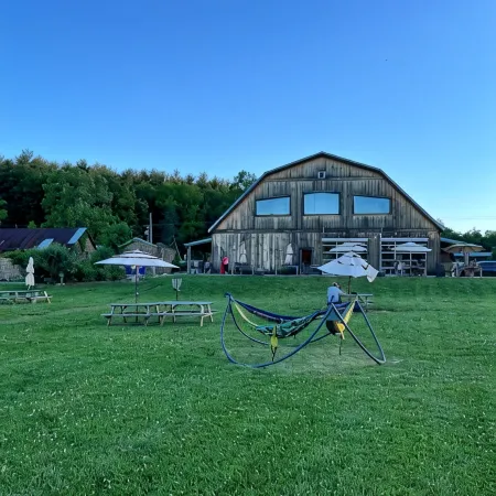 Trails End Cabin, Pet Friendly, Lake James Oasis