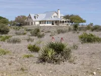 Hill Country Getaway with great views Hotels in Real County