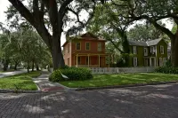 Experience the Magic  -  Floating Cottage on St Johns River - 4-Star