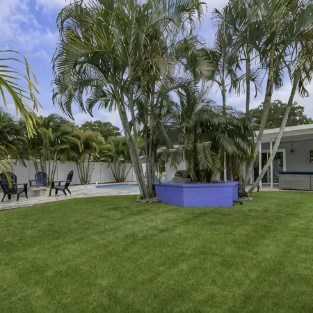 Heated Pool+Fire Pit+Trails+4 Min to Beach