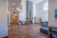 New 7500 sf, 5Br/7BA/Basement Within Walking Distance to the Clark Fork River. - Homestays