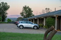 Tumut Valley Motel Pet Friendly - Bãi đậu xe