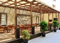 Hallmark Express Hotel - 3-Star