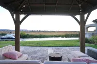 Stunning Waterfront 3BR Retreat in Discovery Bay - 4-Star