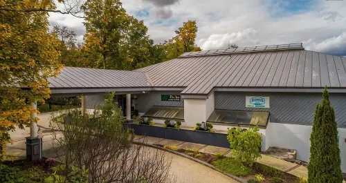 Luxurious MTN Retreat - On site Spa & Pool.