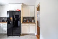 Brilliance of Bradshaw! 10 min from Downtown Knoxville! - Bungalows