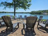 New! Modern!  Fire Pit!  Paddle Boards! 5 Bedrooms! On the water! Boat Dock!