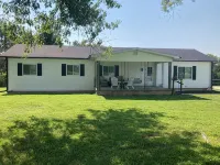Old Fashioned Getaway is 7 acres of peaceful country living. - Wifi