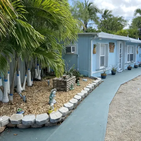 Private Keys Getaway retreat, gated property located on a canal and cross creek.