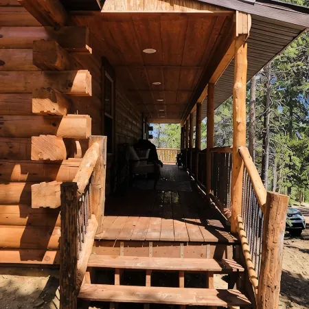 The Fabulous Black Hawk Log CabinFamily and Pet - friendly