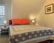 3 Bedroom Victorian Cottage in the Heart of Bar Harbor, Daylily - บังกะโล