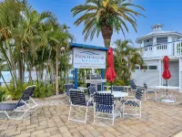 Manatee Harbor: Marina, Heated Pool-Spa, Island Ferry with Private Beach Access! Hotels in Placida
