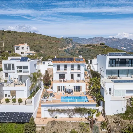 Villa Oliva with private heated pool and amzing views