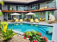 Artistically designed villa in the heart of Tamarindo, private pool, beach close