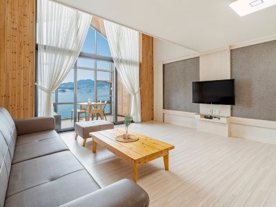 Yeosu Sunset Hostel and Pension