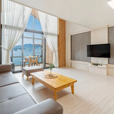 Yeosu Sunset Hostel and Pension