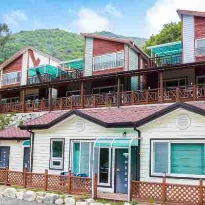 Ulju Pogni Pension Hotel Exterior