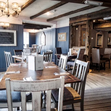 De Trafford Arms by Chef & Brewer Collection Отели рядом с достопримечательностью «Зал "Адлингтон"»