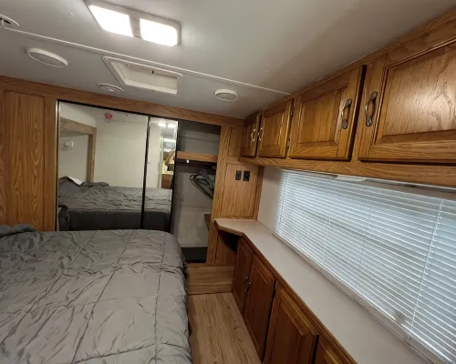 Shaanti Living • Cozy Private Camper 2 Hotels in Putnam County