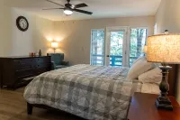 Family Getaway Cabin  Apple Hill & Jenkinson Lake - Chalets