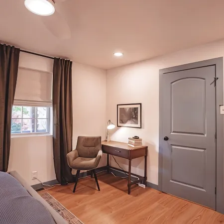 Fall in Hocking Hills, Luxury Cottage with Hot Tub, Fire Pits, & Pond