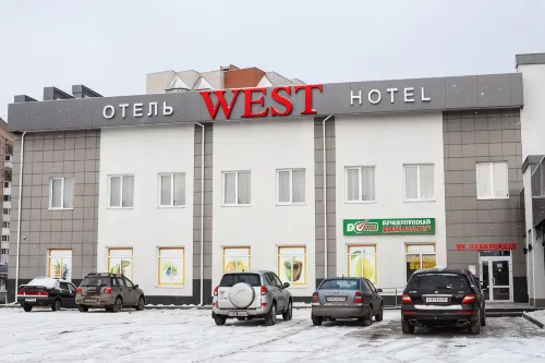 West Hotel - ที่มีที่จอดรถ