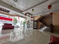 Prince Hotel - parking