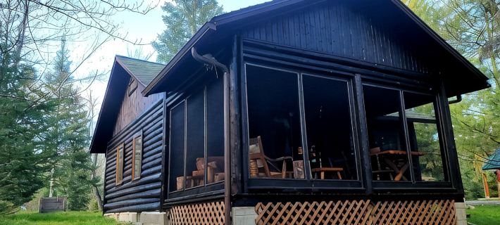 Grayling, MI - Fisherman's Log Cottage on the "Holy Waters" of the AuSable River クロウフォードのホテル