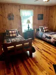 BearPaw Cabin- Charming and cozy cabin in the woods- WiFi-Pet Friendly-Secluded