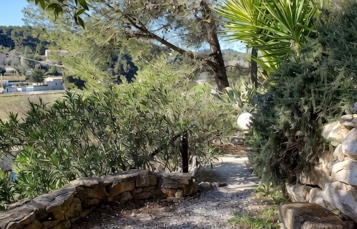 Lovely, quiet gîte in the hills of Provence